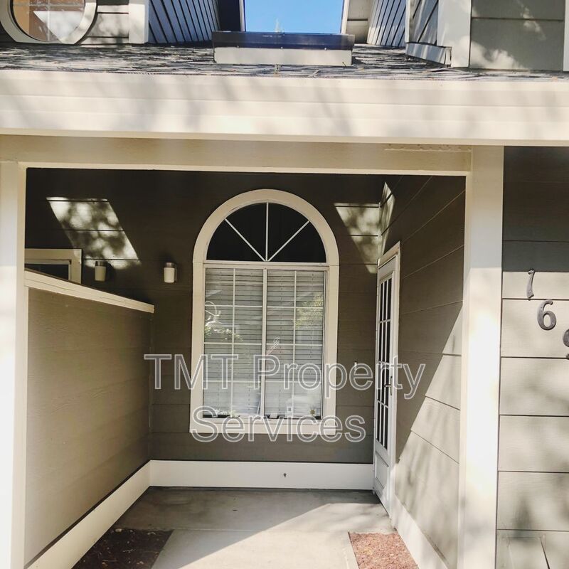 Folsom Townhome: 169 Pierpoint Cir.