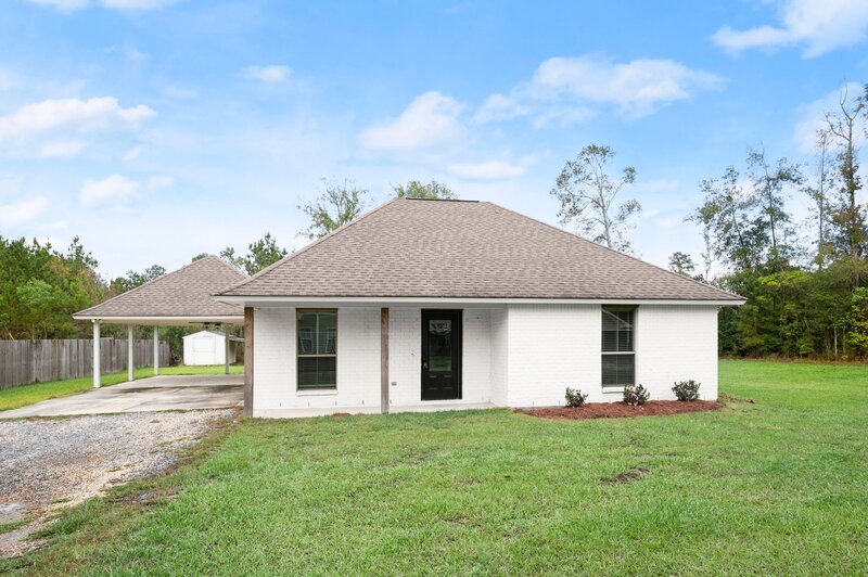 Walker House: 32590 Weiss Road