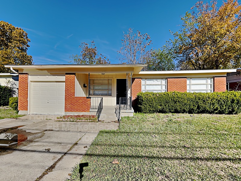 Dallas House: 3203 Gus Thomasson Rd