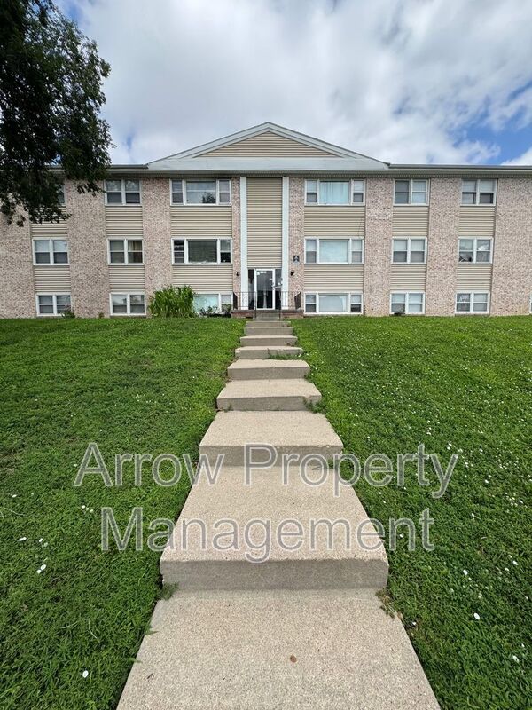 Omaha House: 2206 K Street- 7