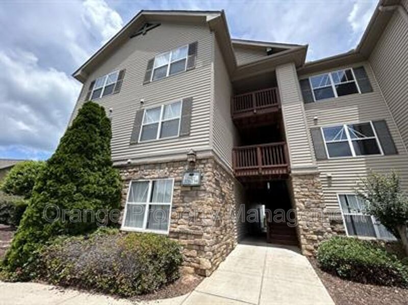 Seneca Condo: 731 Harts Cove Way