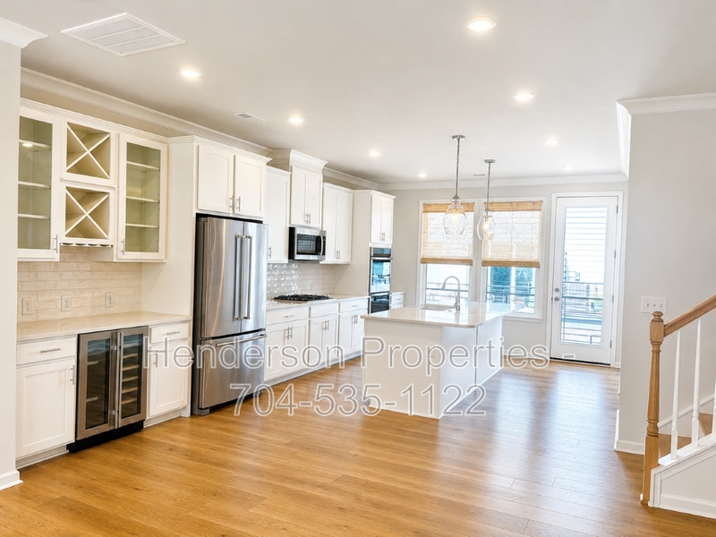 Charlotte Townhome: 3008 Oak Landing Dr