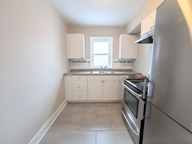 Hamilton Condo: 83 east ave S