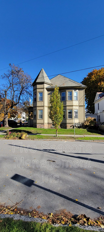 Burlington Condo: 75 Loomis Street - 1