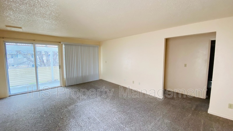 Richland Condo: 1913 Hoxie Ave