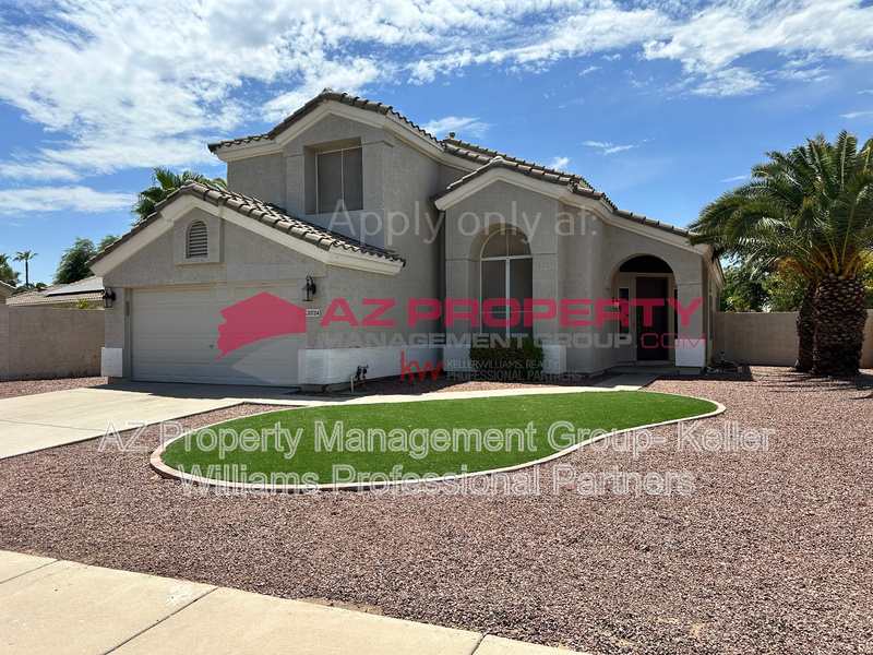 Glendale House: 20724 N 62nd Ave