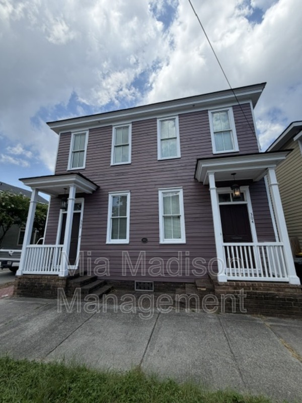 Savannah Condo: 302 E 33rd St