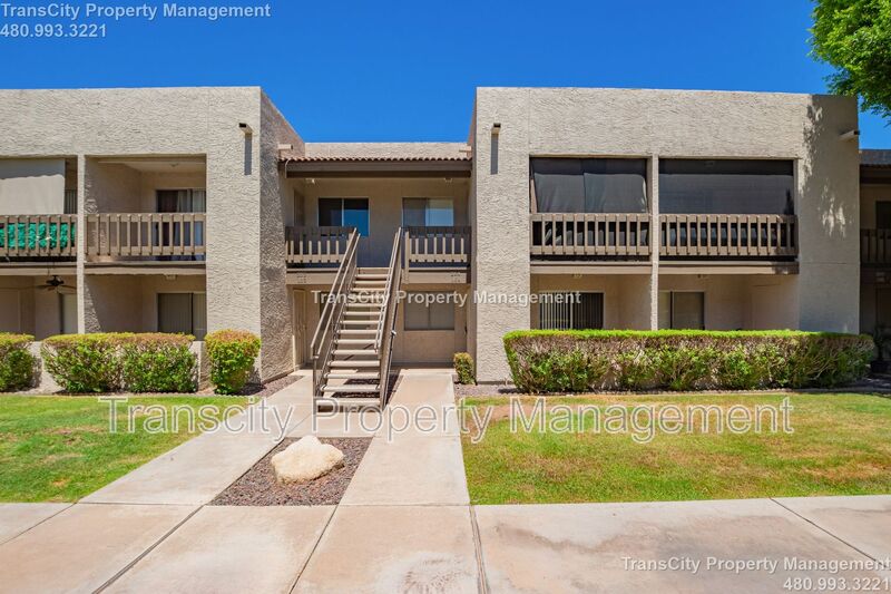 Mesa House: 520 N Stapley Dr