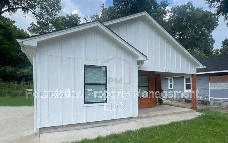 Memphis House: 1247 Englewood Street