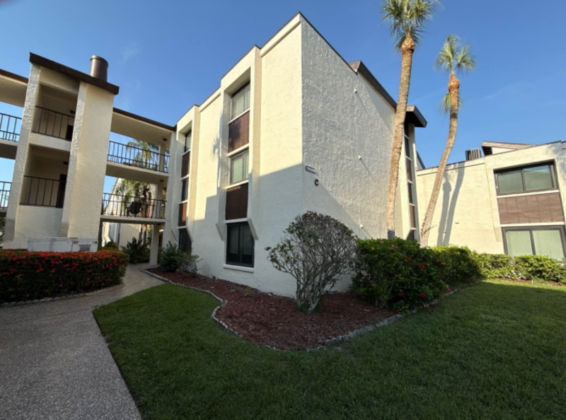 Clearwater Condo: 2209 Belleair Rd