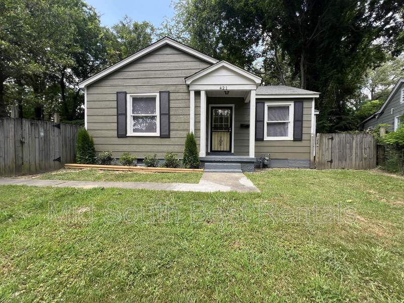 Memphis House: 421 S Fenwick Rd