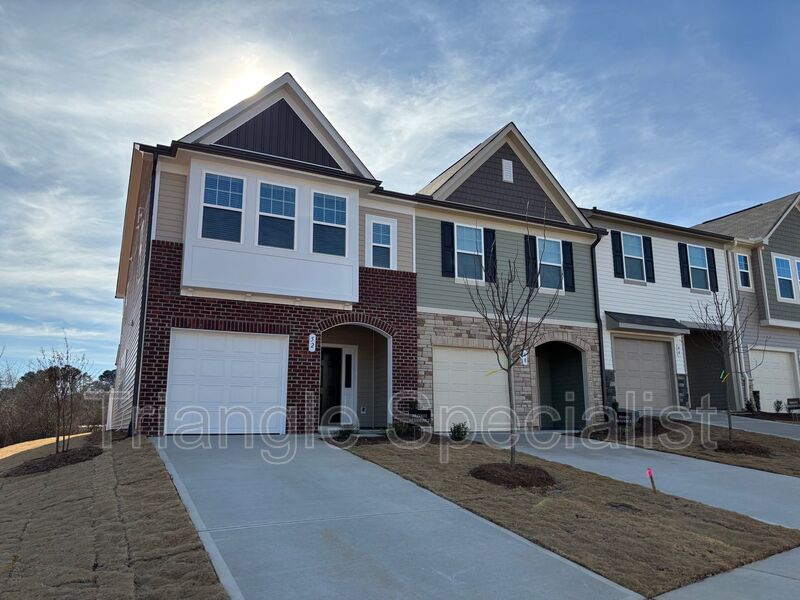 Clayton House: 52 Lavender Lane