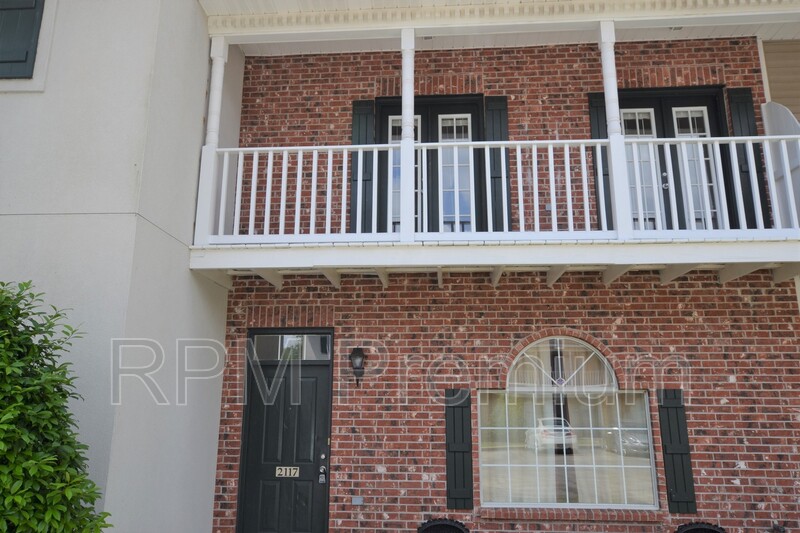 Baton Rouge House: 2117 Cypress Hall Alley