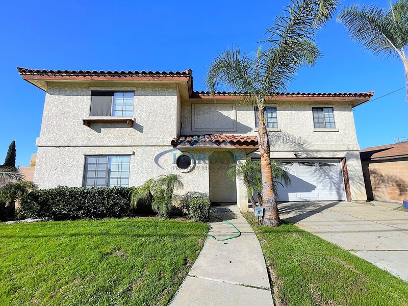 Torrance House: 22521 Meyler Street