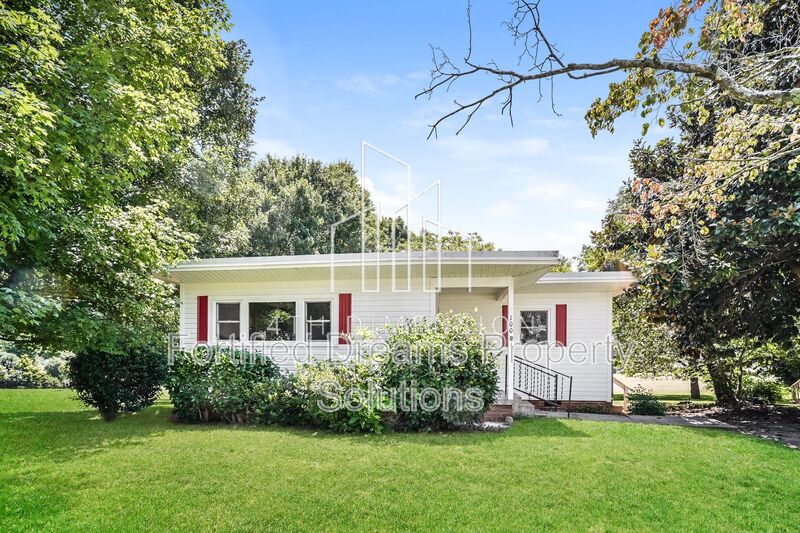 Liberty House: 100 East Moffitt Avenue