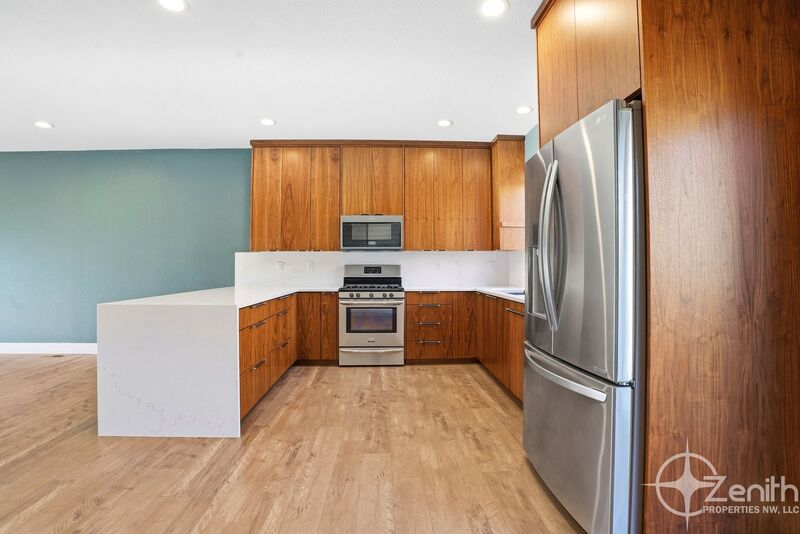 Vancouver House: 3906 Nicholson Rd