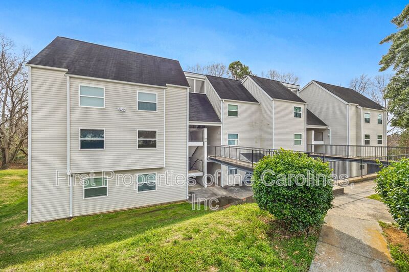 Charlotte Condo: 9119 Spyglass Place