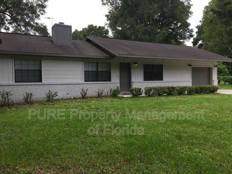Ocala House: 3260 NE 45 Street