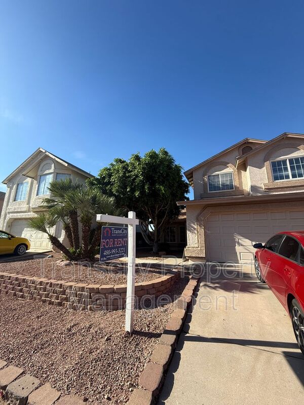 Mesa House: 1704 S 39th St