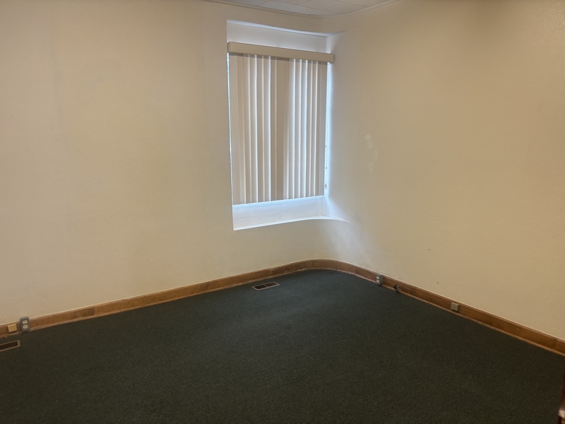 Vinton Condo: 114 East 4th Street - Suite A