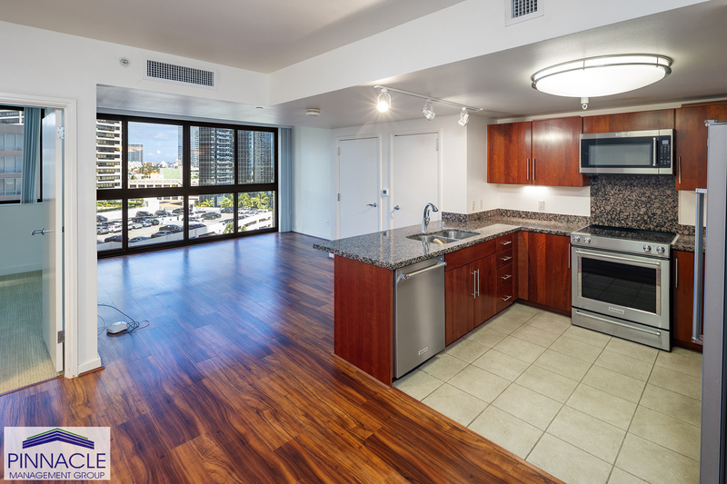 Honolulu Condo: 600 Queen St. #904
