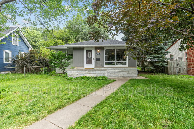 Saint Paul House: 1721 Sheridan Avenue West