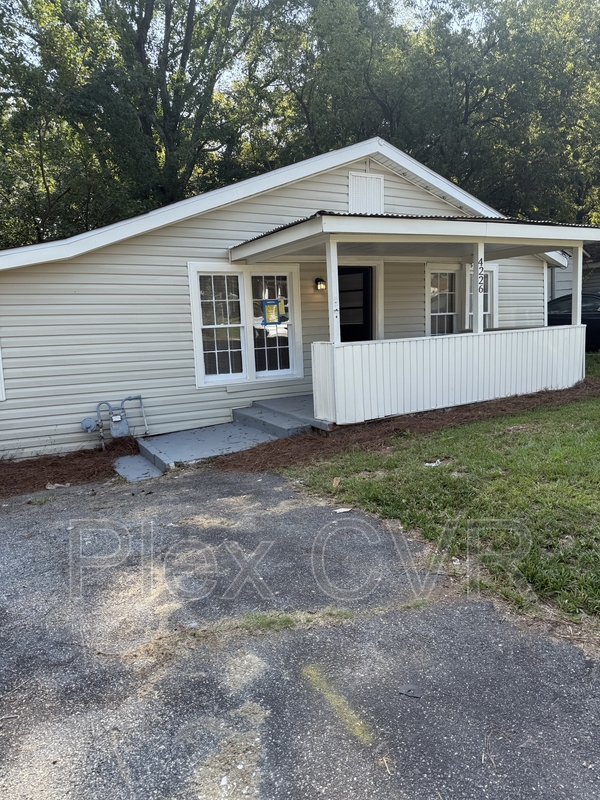 Columbus House: 4226 Oates Avenue