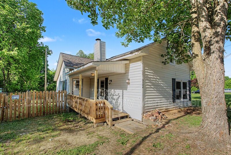 Greensboro House: 3504 Brevard Rd
