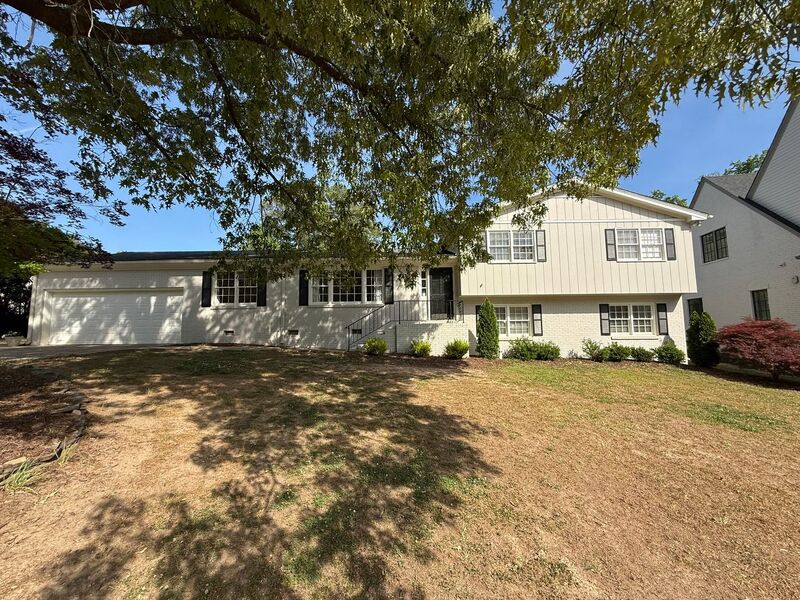 Raleigh House: 1402 Hedgelawn Way