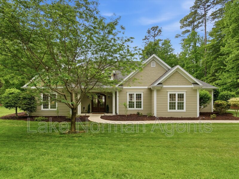 Mooresville House: 505 Stonemarker Road