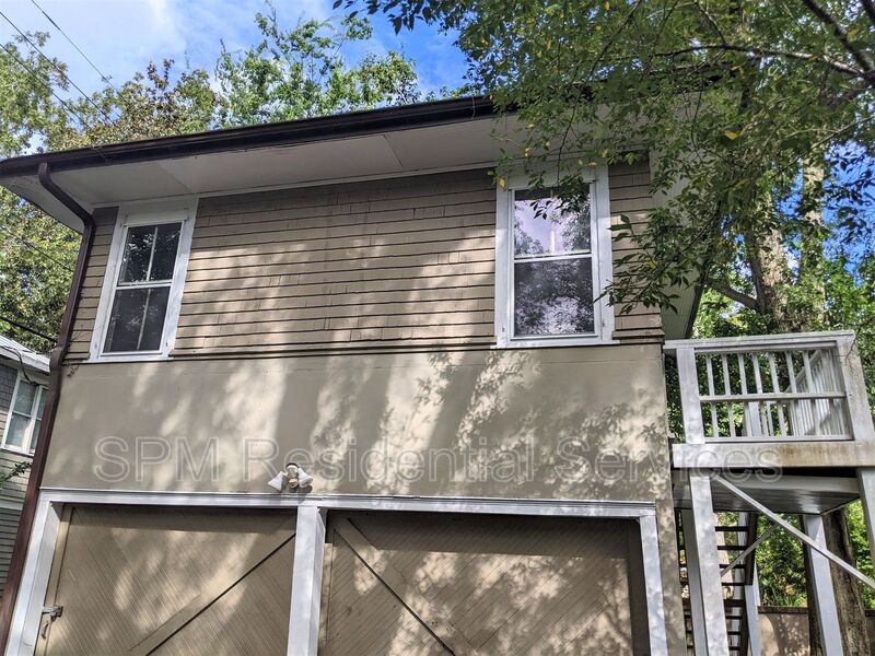 Wilmington House: 106 N 17th St