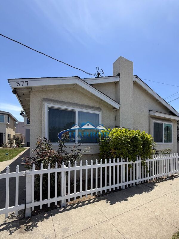San Pedro Condo: 577 W. 4th Street