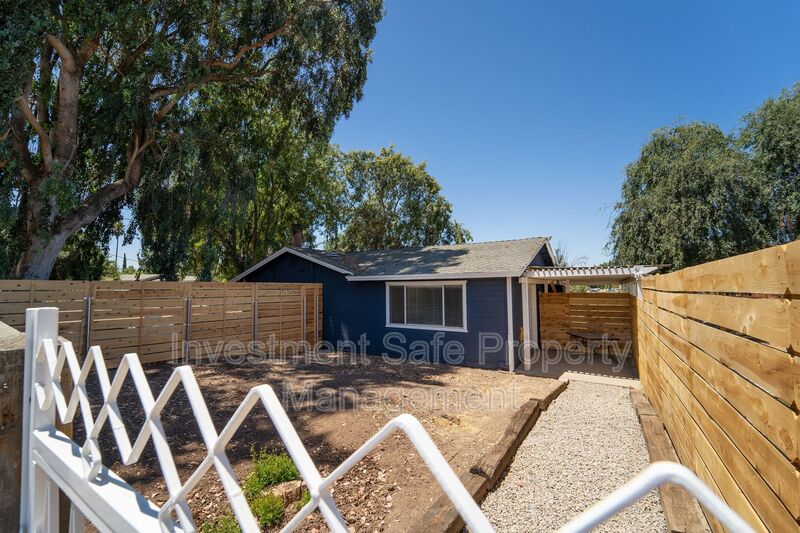 Ramona House: 2707 Robertson St.