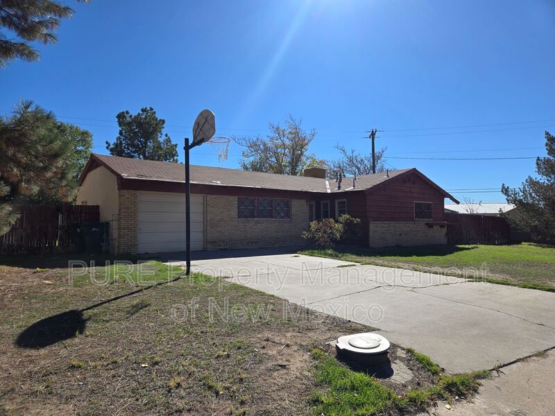 Farmington House: 4208 Wishire Drive