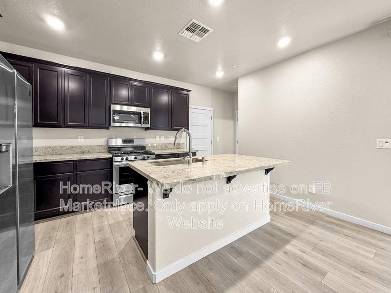 Elk Grove House: 9924 Del Surf Ln