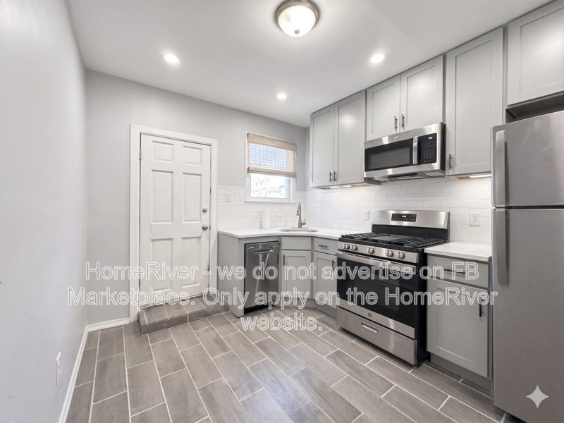 Philadelphia Townhome: 2217 Earp St