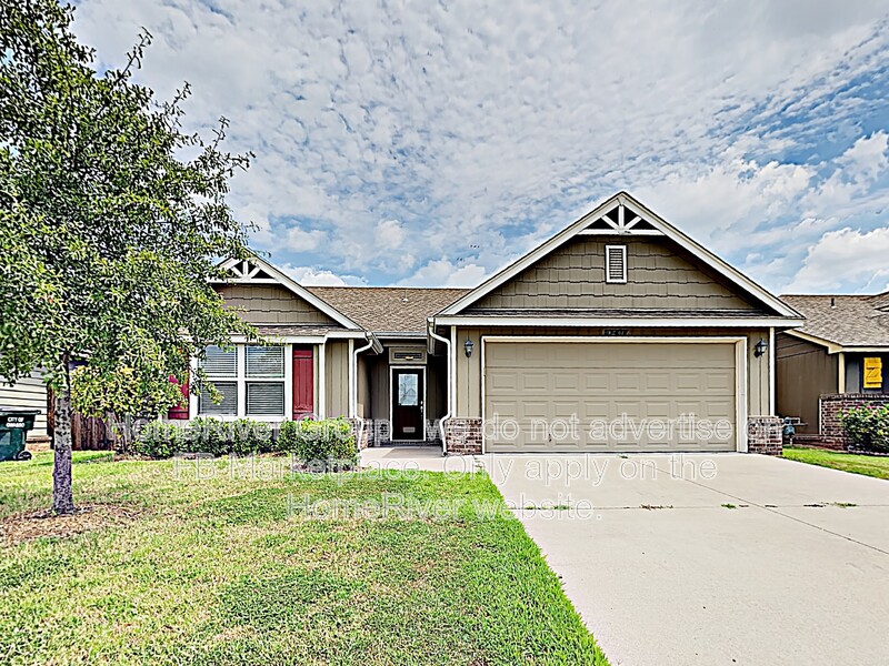 Owasso House: 10907 N 117th East Ave