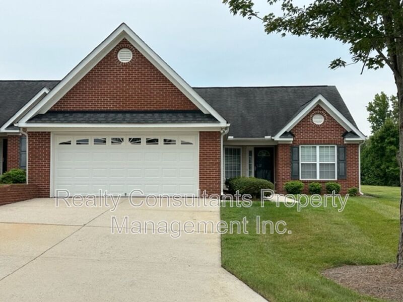 Colfax House: 2152 Rosemont Dr
