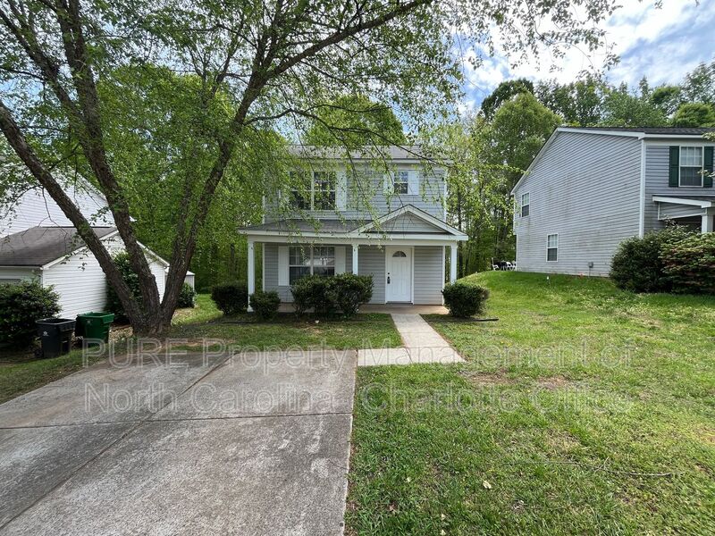 Charlotte House: 10636 Greatford Ct