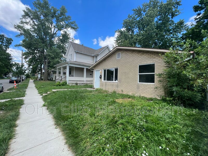 Columbus House: 48 N Eureka Ave