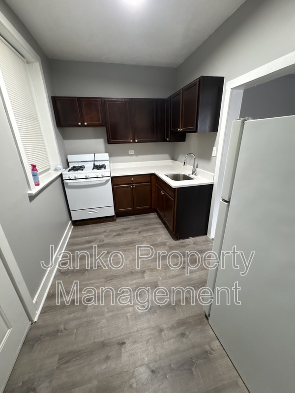 Chicago Condo: 6631 S Ellis Ave