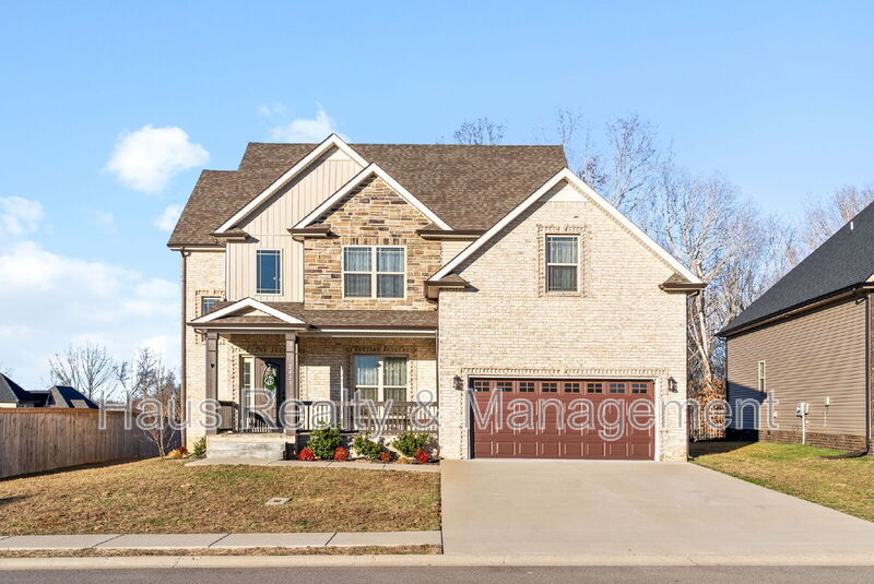 Clarksville House: 2459 Shadowood Road