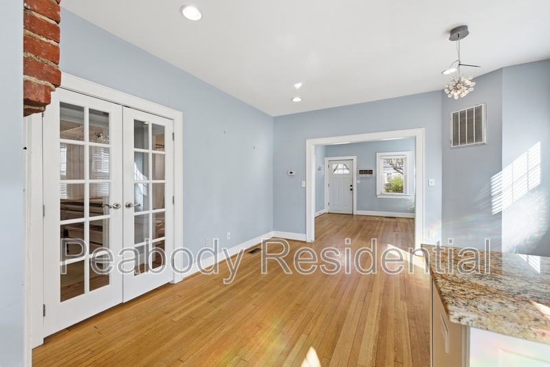 ARLINGTON House: 5114 19TH RD N