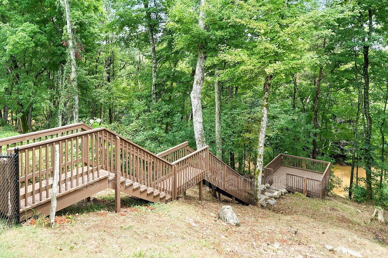 Clarksville House: 3136 Brook Hill Drive