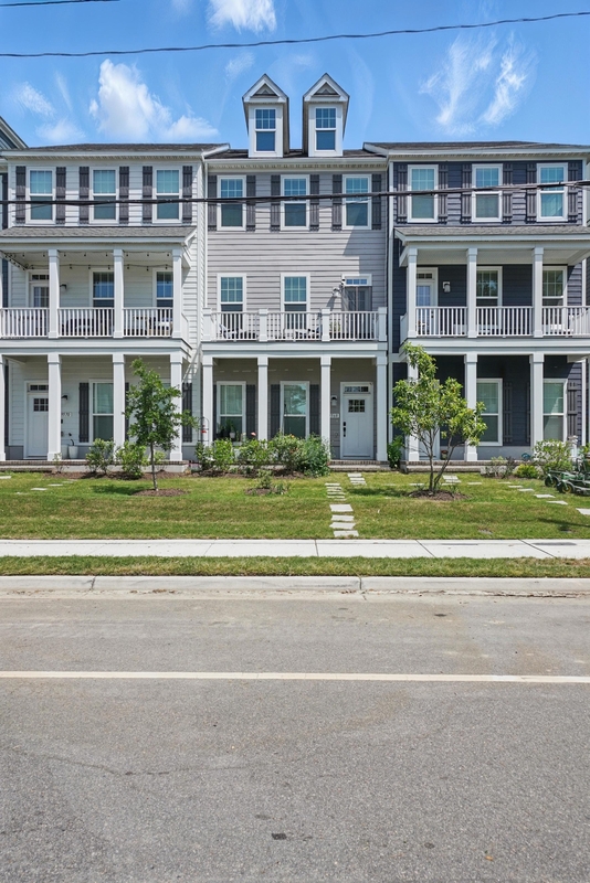 Norfolk Townhome: 9568 21st Bay Street