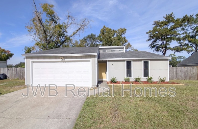 Jacksonville House: 8374 Coralberry Ln
