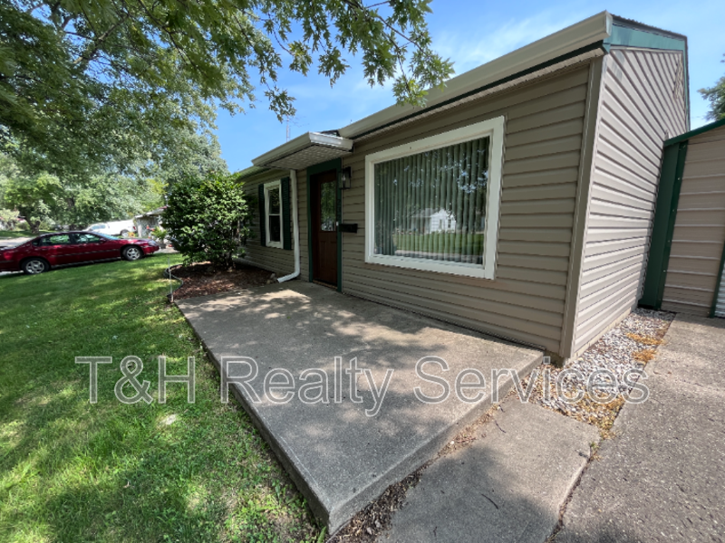 Anderson House: 232 Gaywood Drive