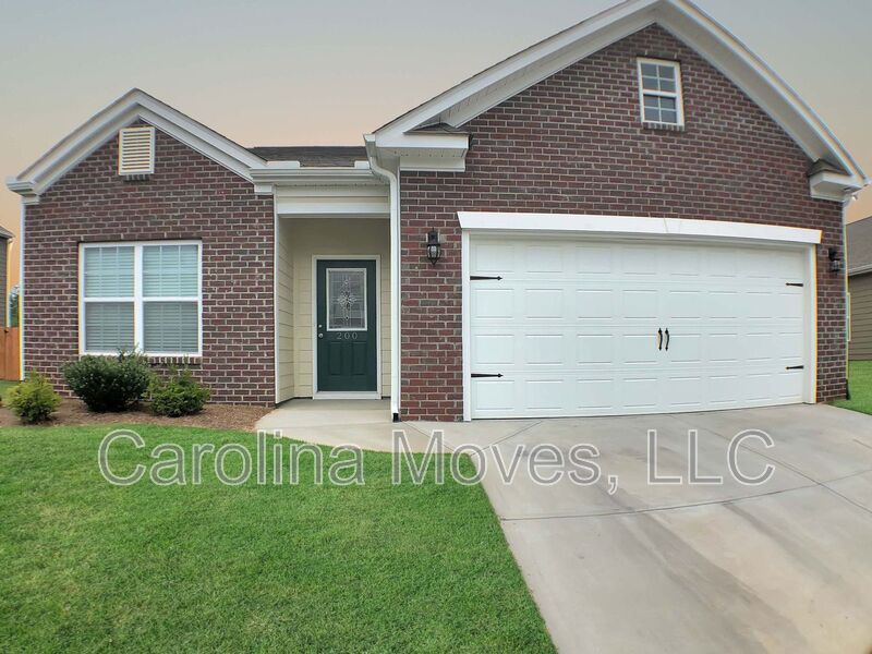 Greer House: 200 Hartwood Lake Lane