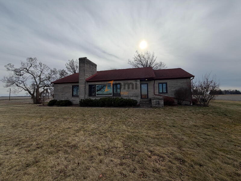 Lowell House: 13403 223rd Avenue