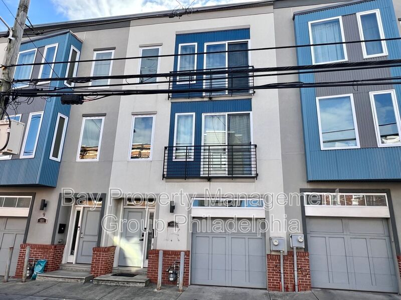 Philadelphia House: 606 W Jefferson St